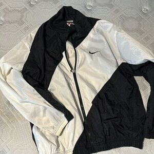 Nike vintage windbreaker jacket